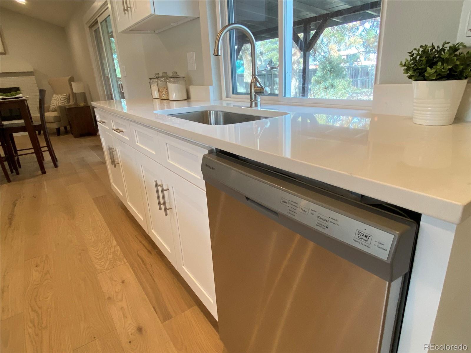 3176 S Emporia Court