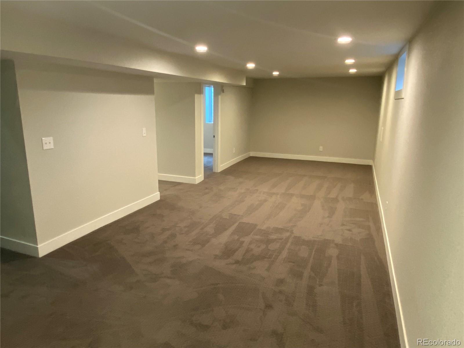 3176 S Emporia Court