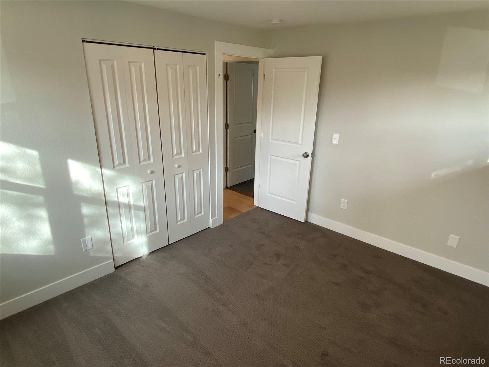 3176 S Emporia Court