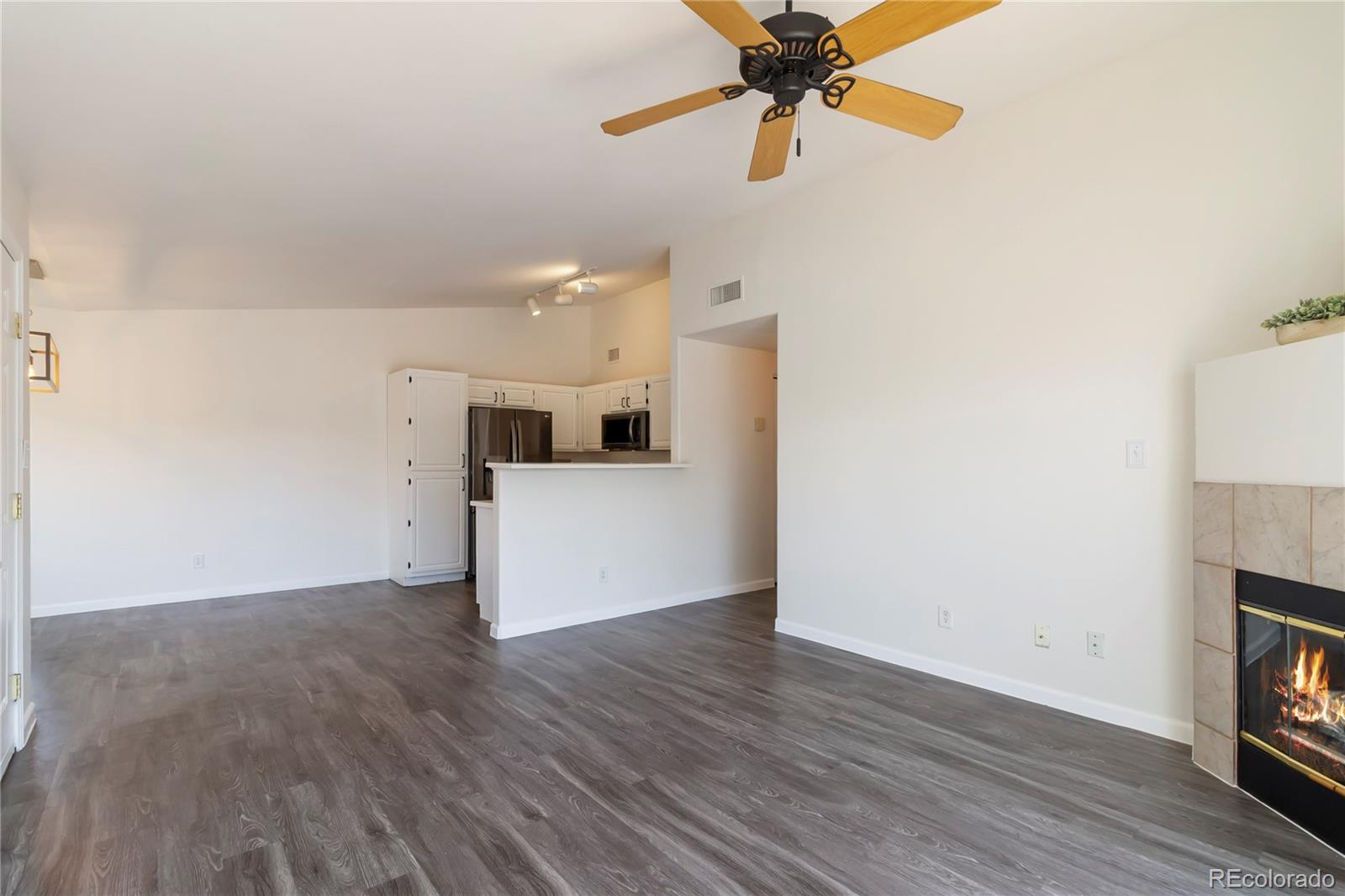 3825 Canyon Ranch Road Unit: 203