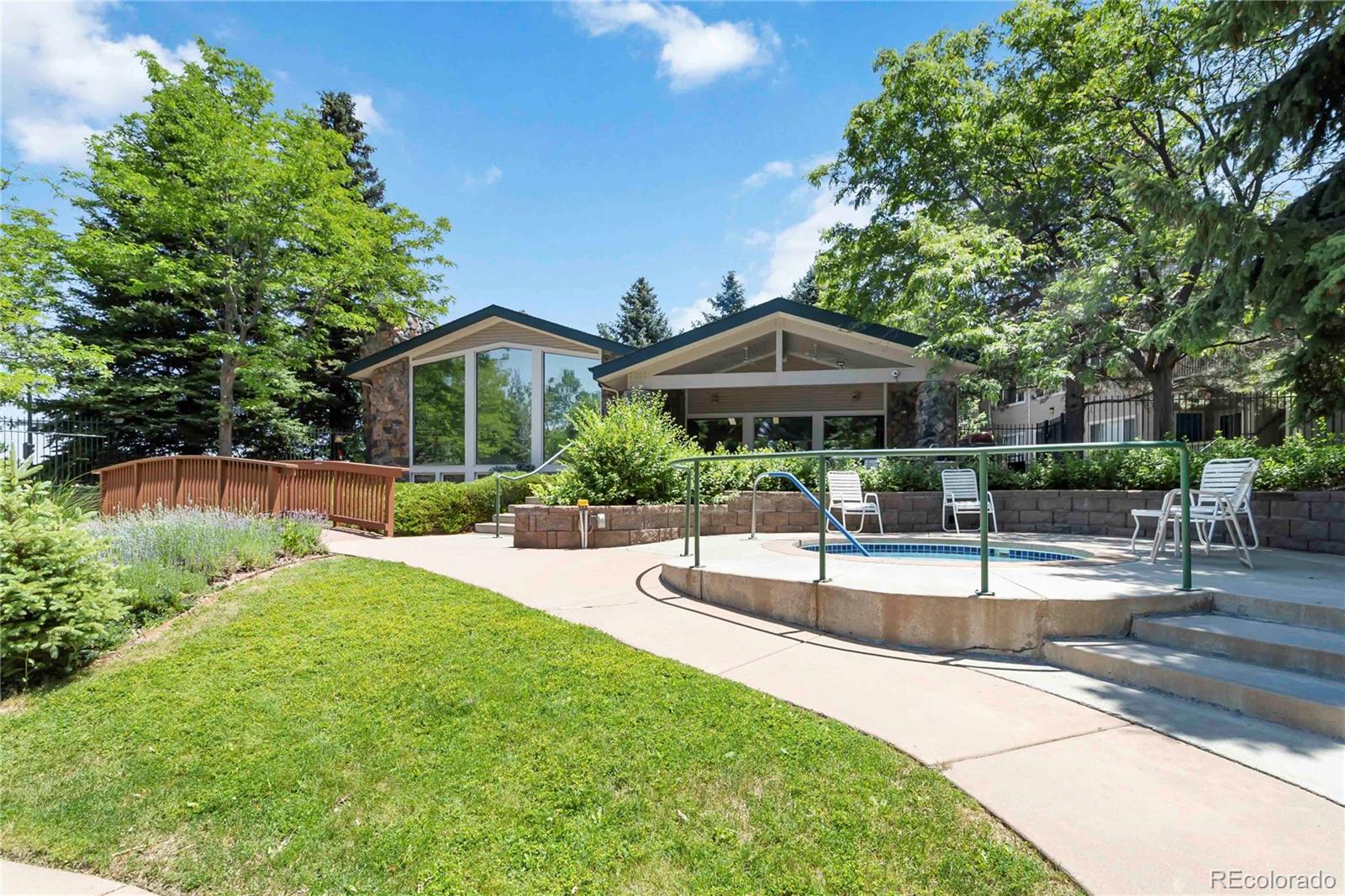 3825 Canyon Ranch Road Unit: 203