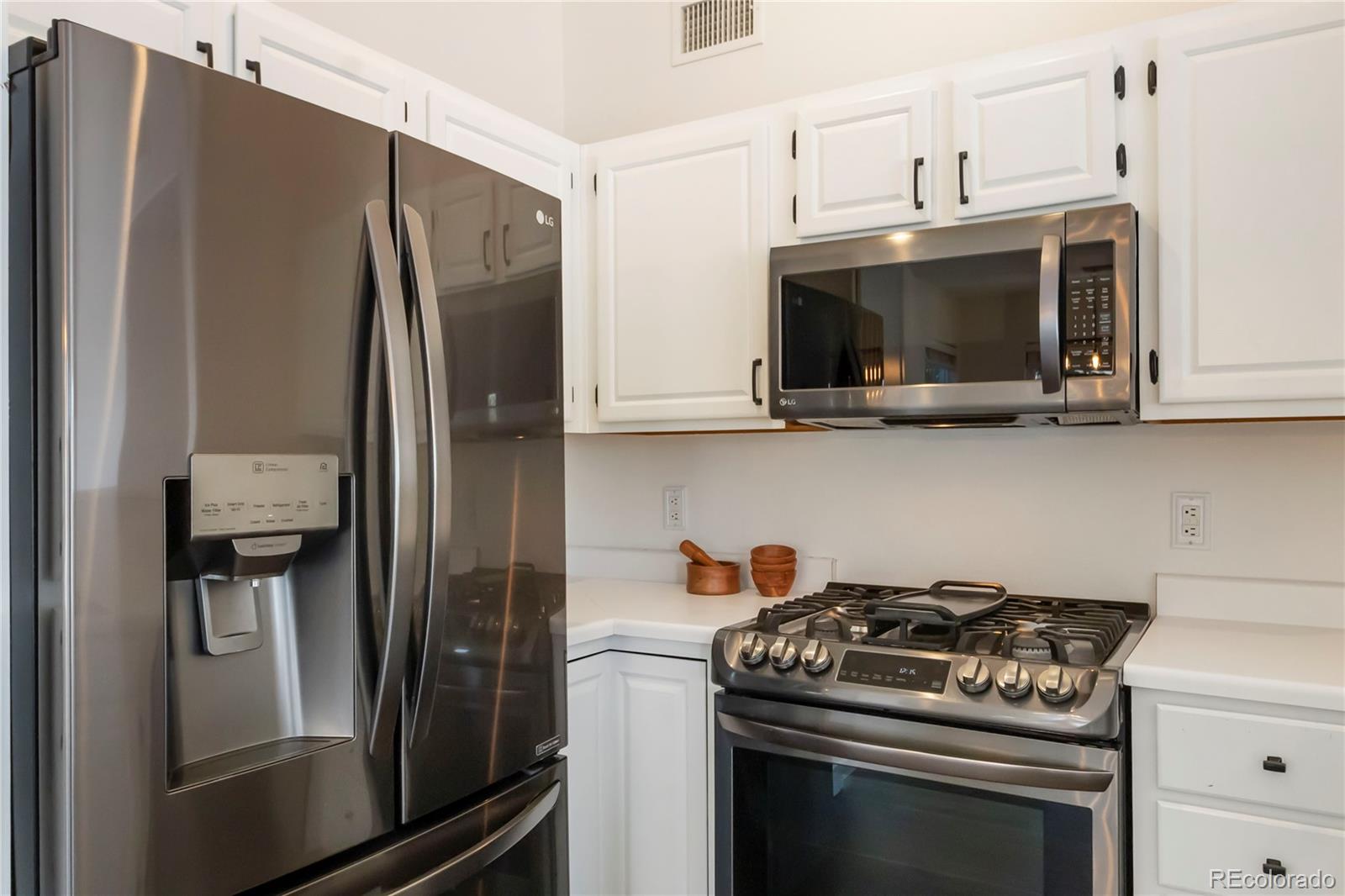 3825 Canyon Ranch Road Unit: 203