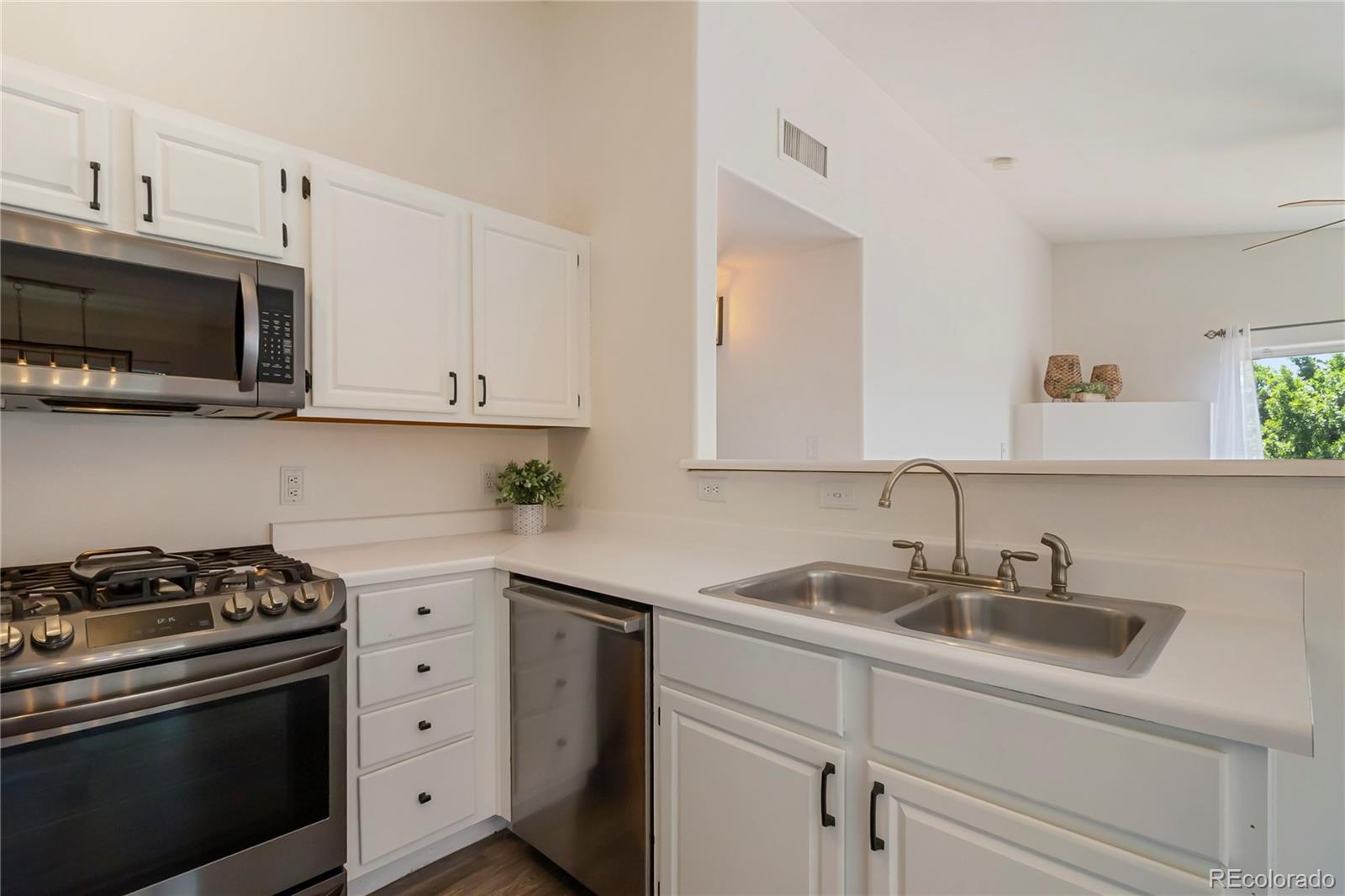 3825 Canyon Ranch Road Unit: 203