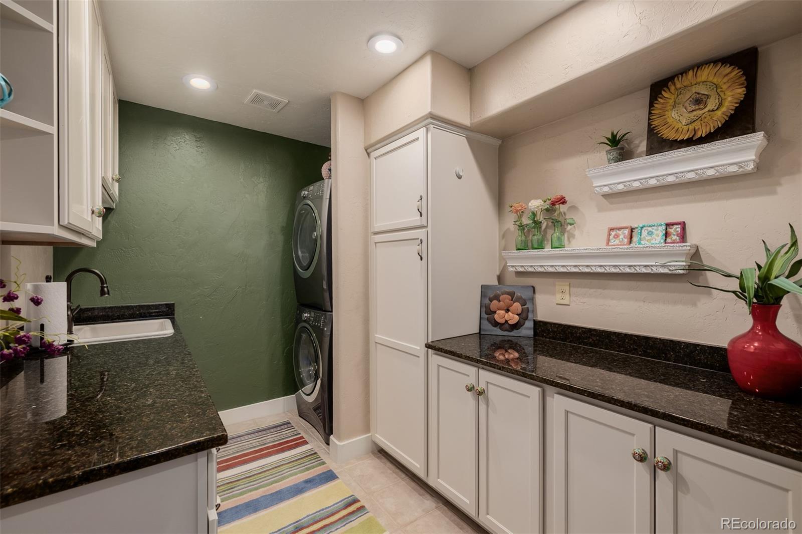 3 E Belleview Court