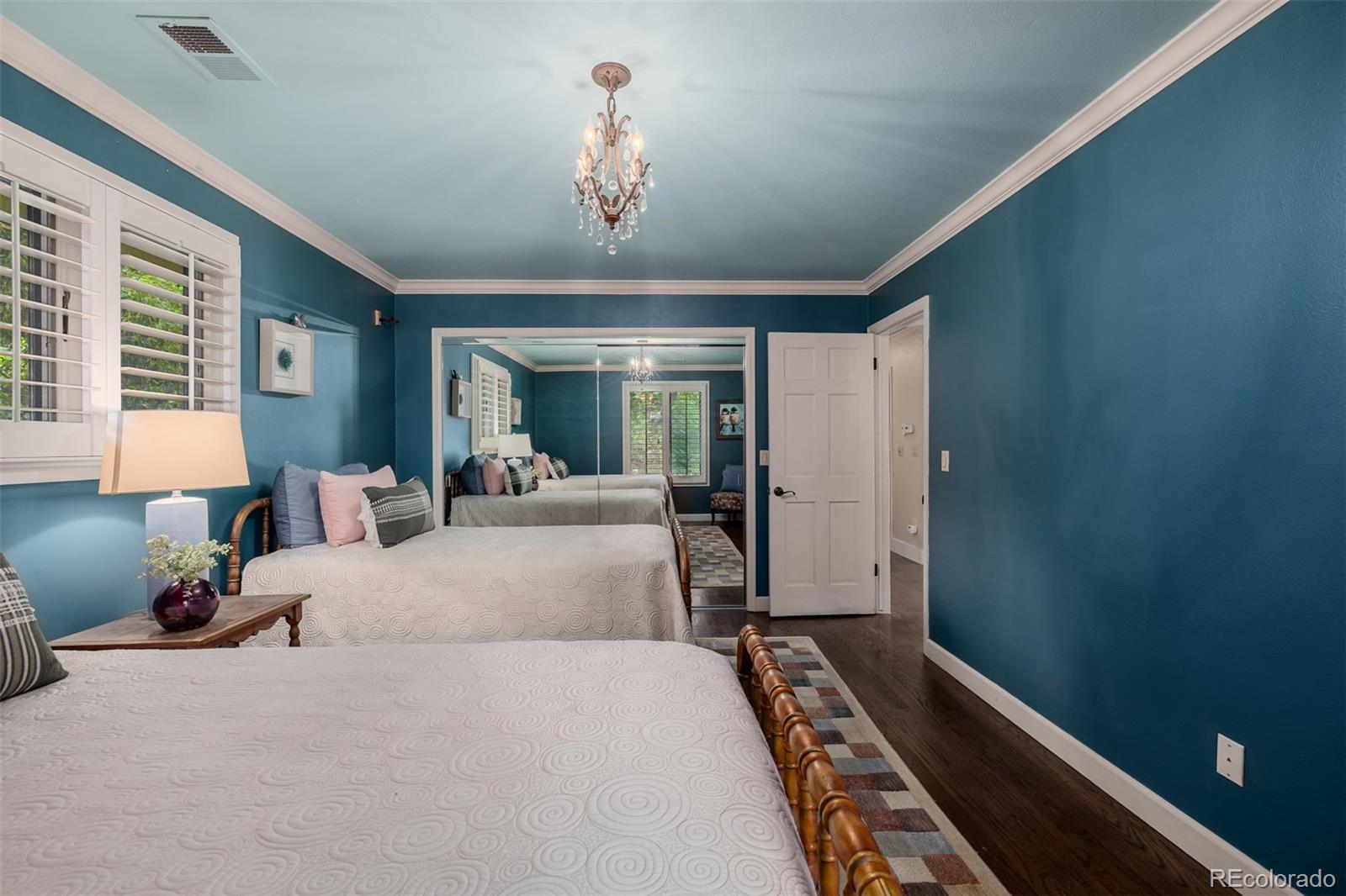 3 E Belleview Court