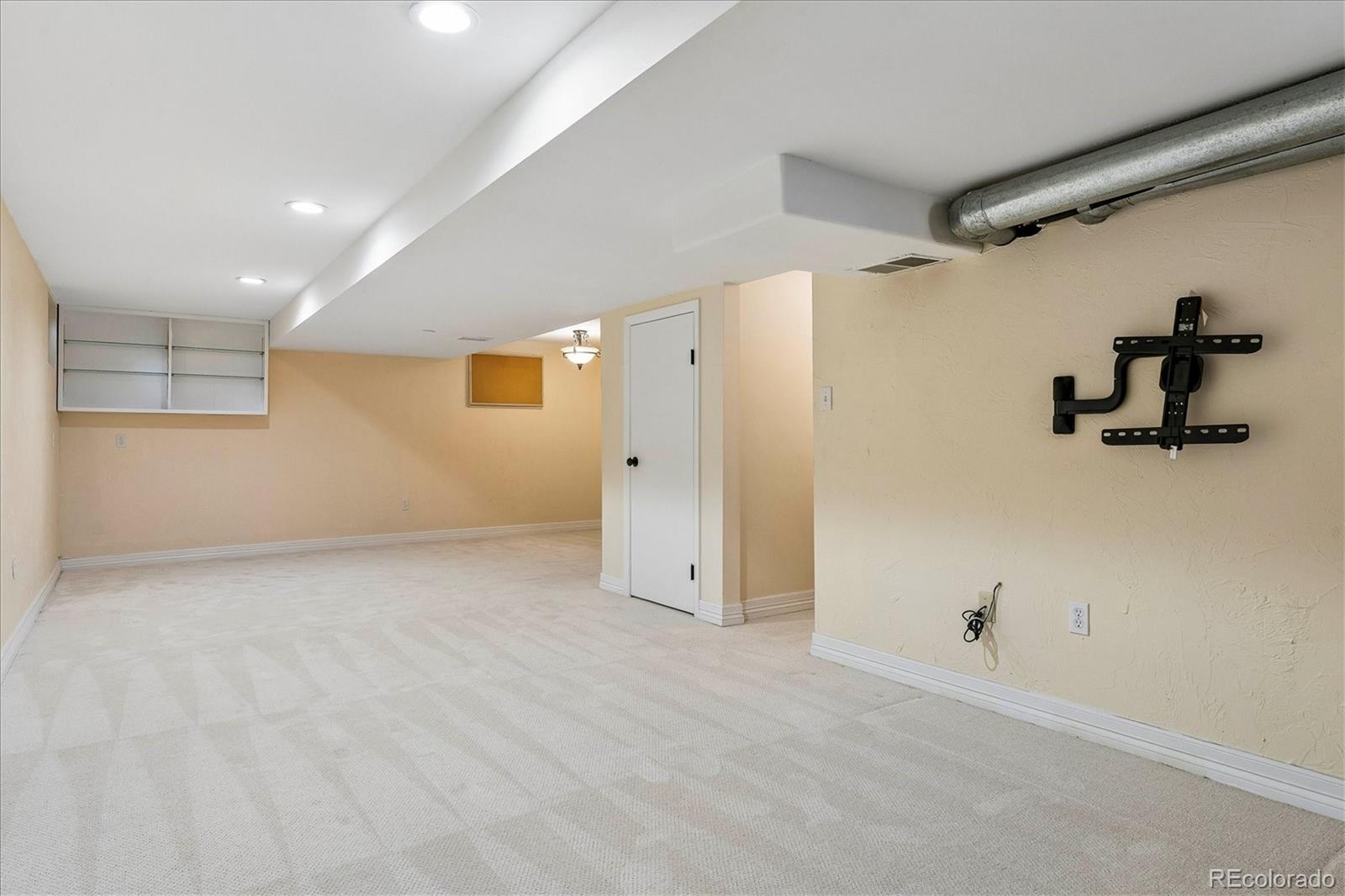 2727 E Jamison Avenue