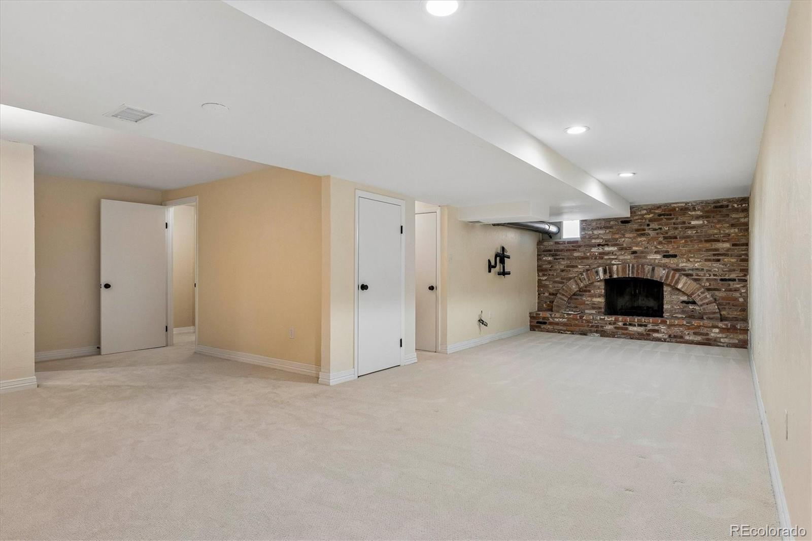 2727 E Jamison Avenue