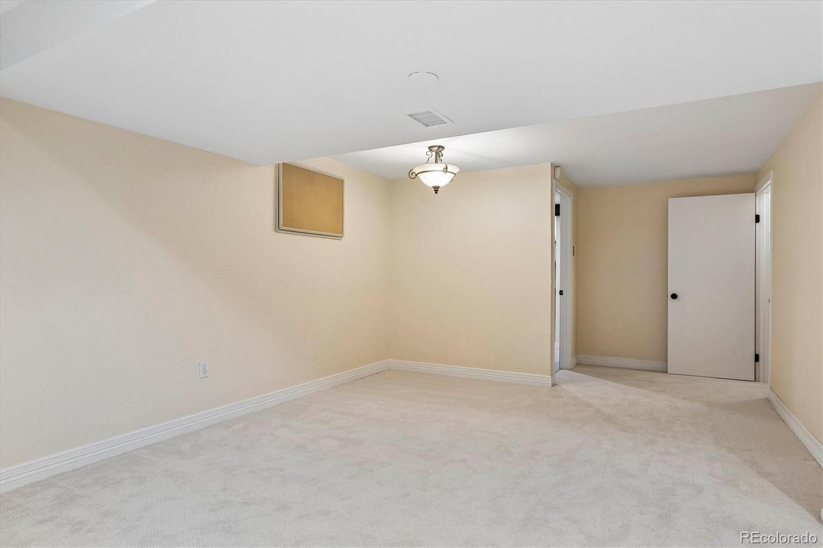 2727 E Jamison Avenue