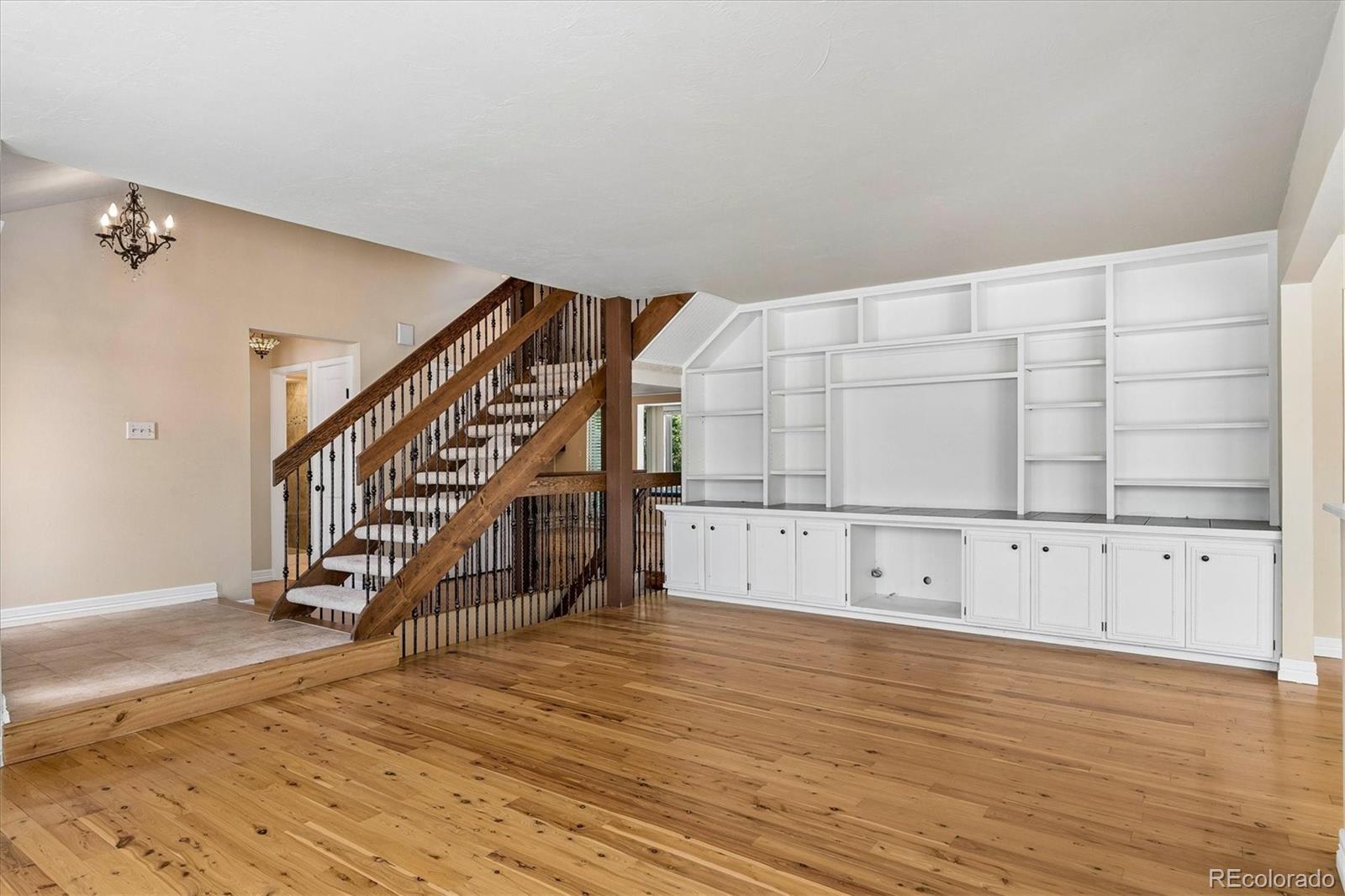 2727 E Jamison Avenue