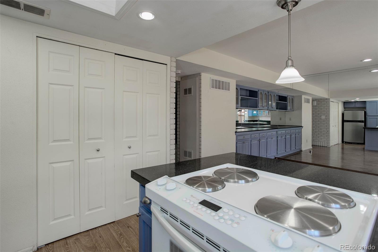 9003 E Mansfield Avenue