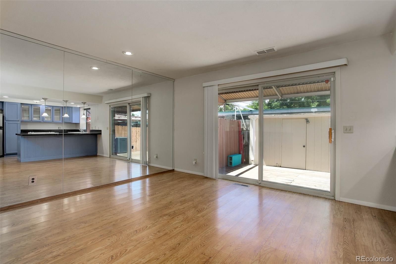 9003 E Mansfield Avenue