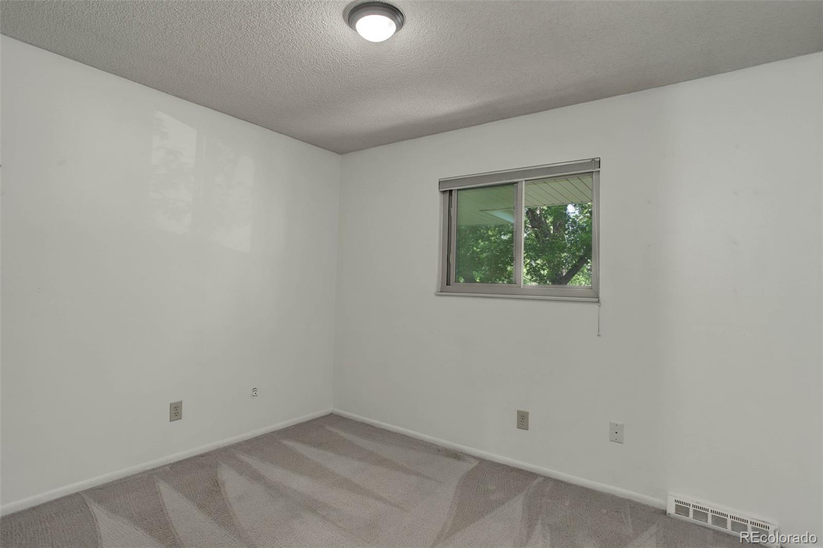 9003 E Mansfield Avenue