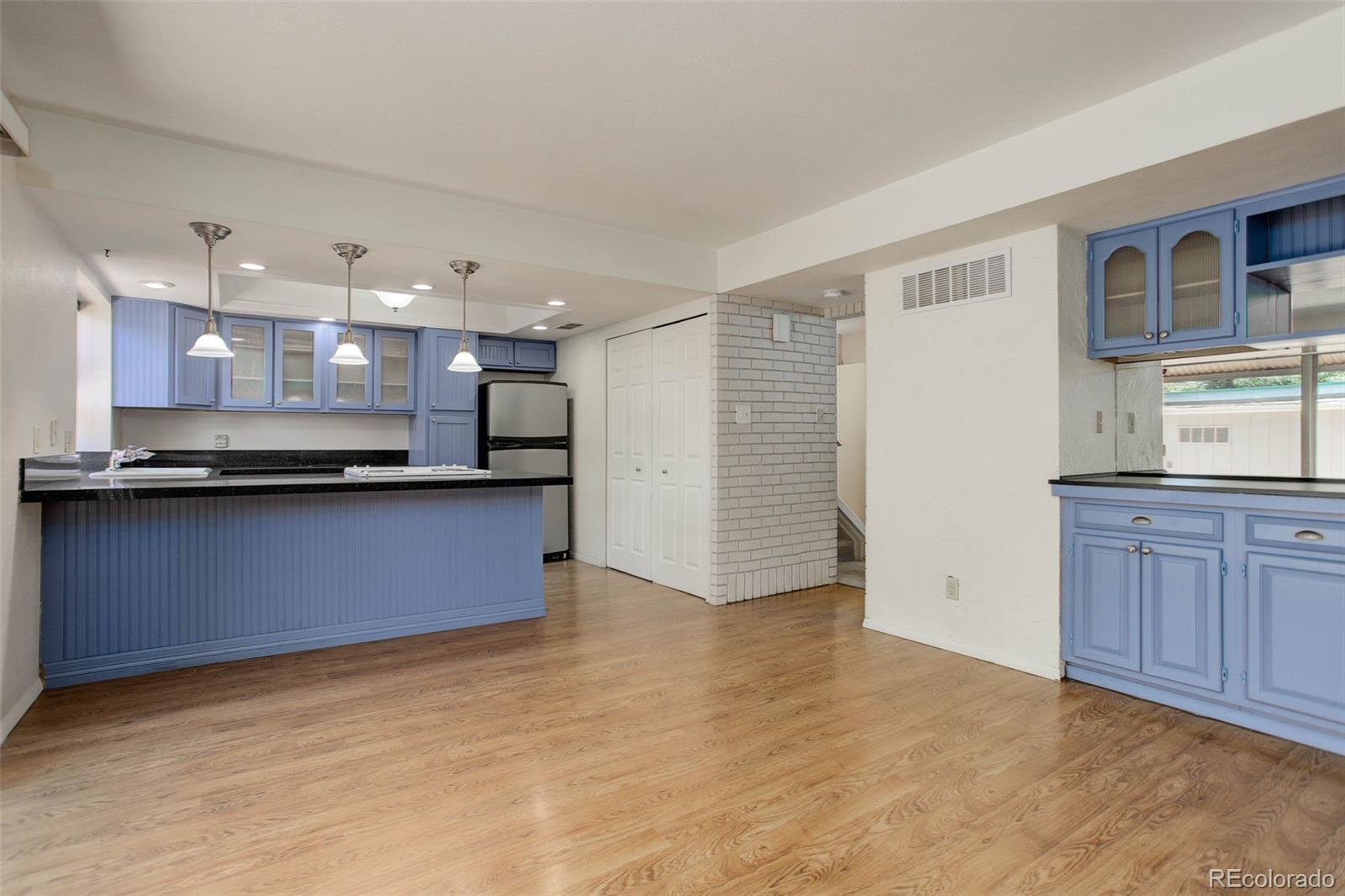 9003 E Mansfield Avenue