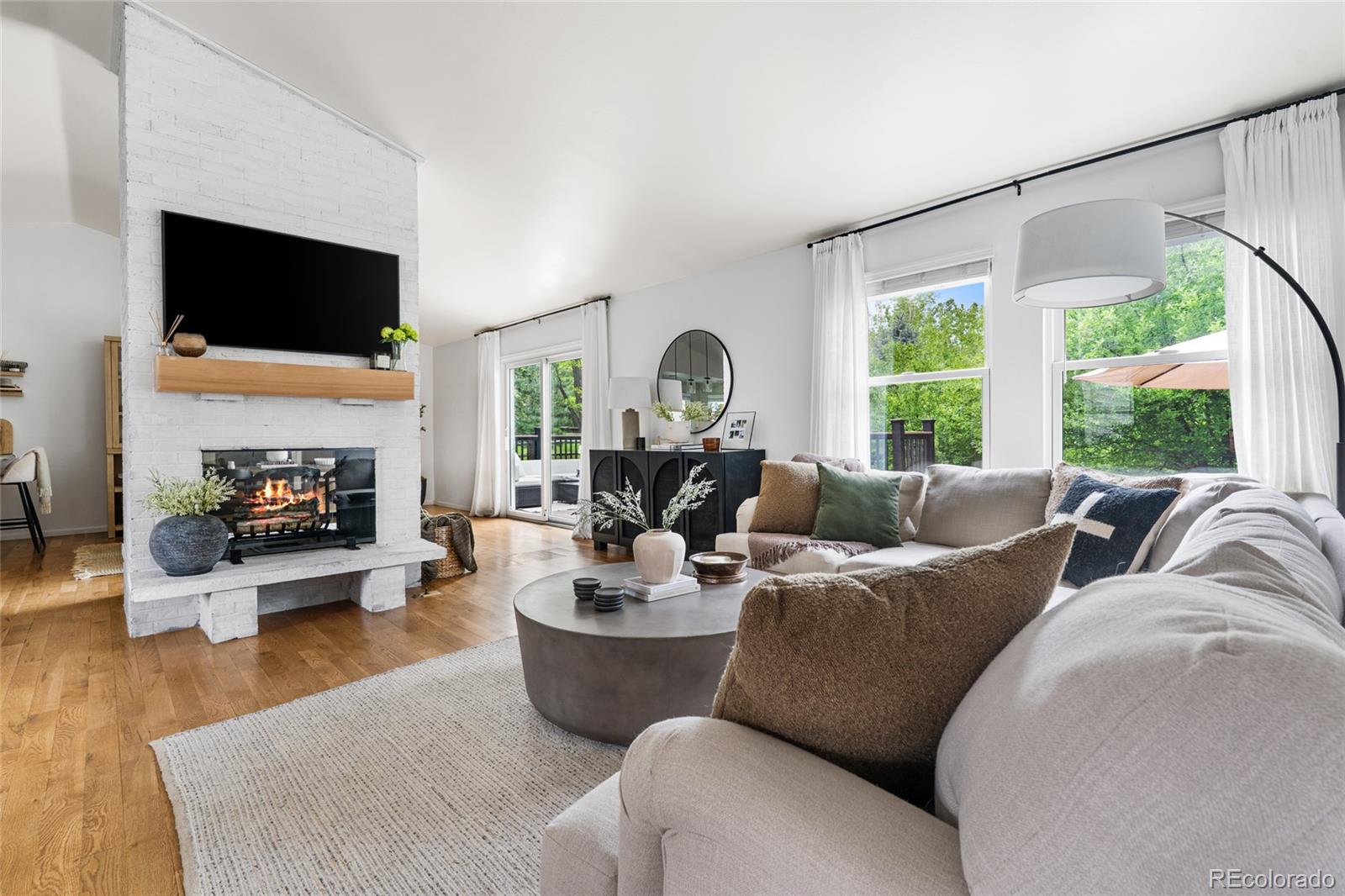 6686 E Jamison Avenue