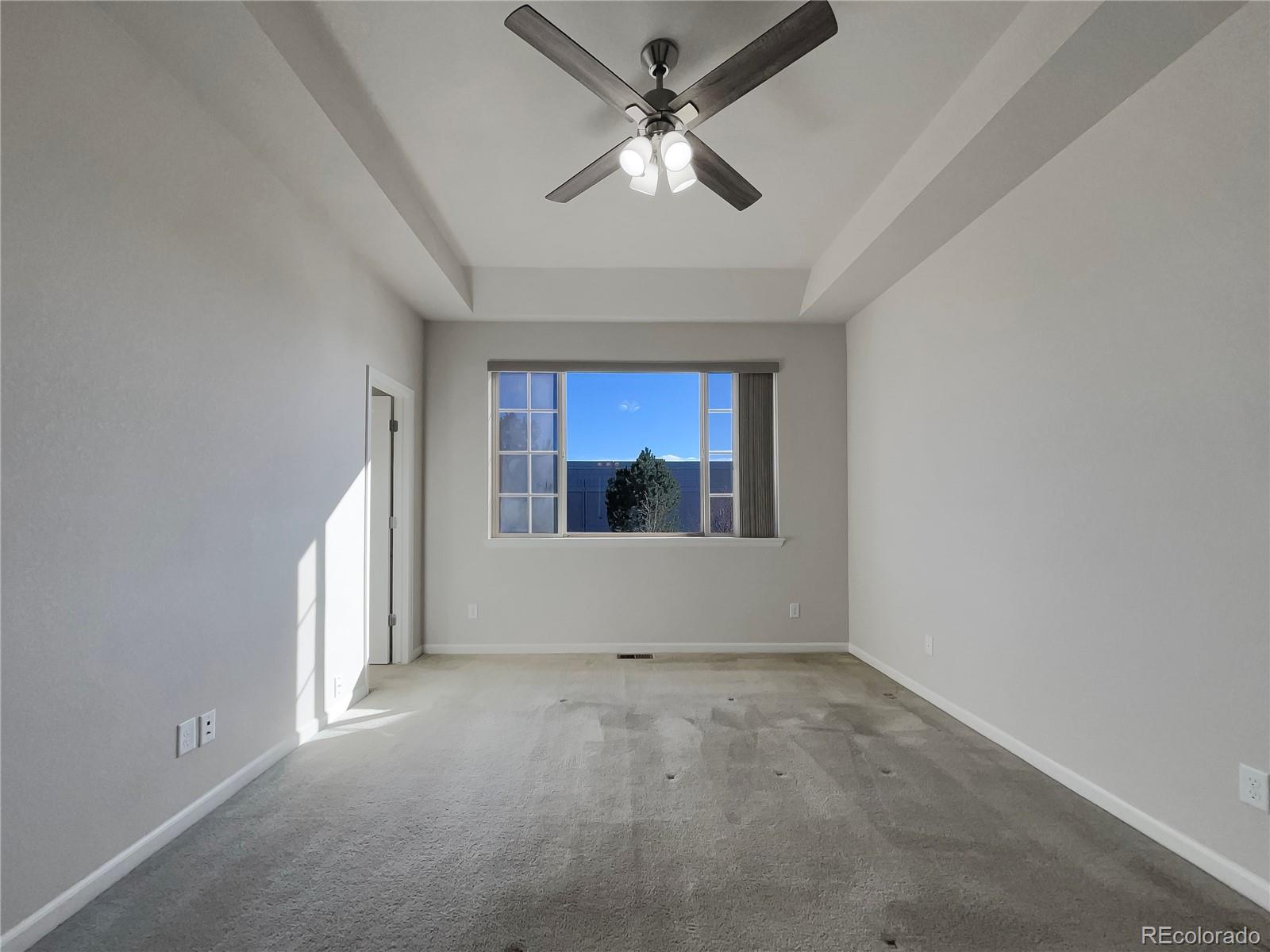 9040 E Phillips Lane