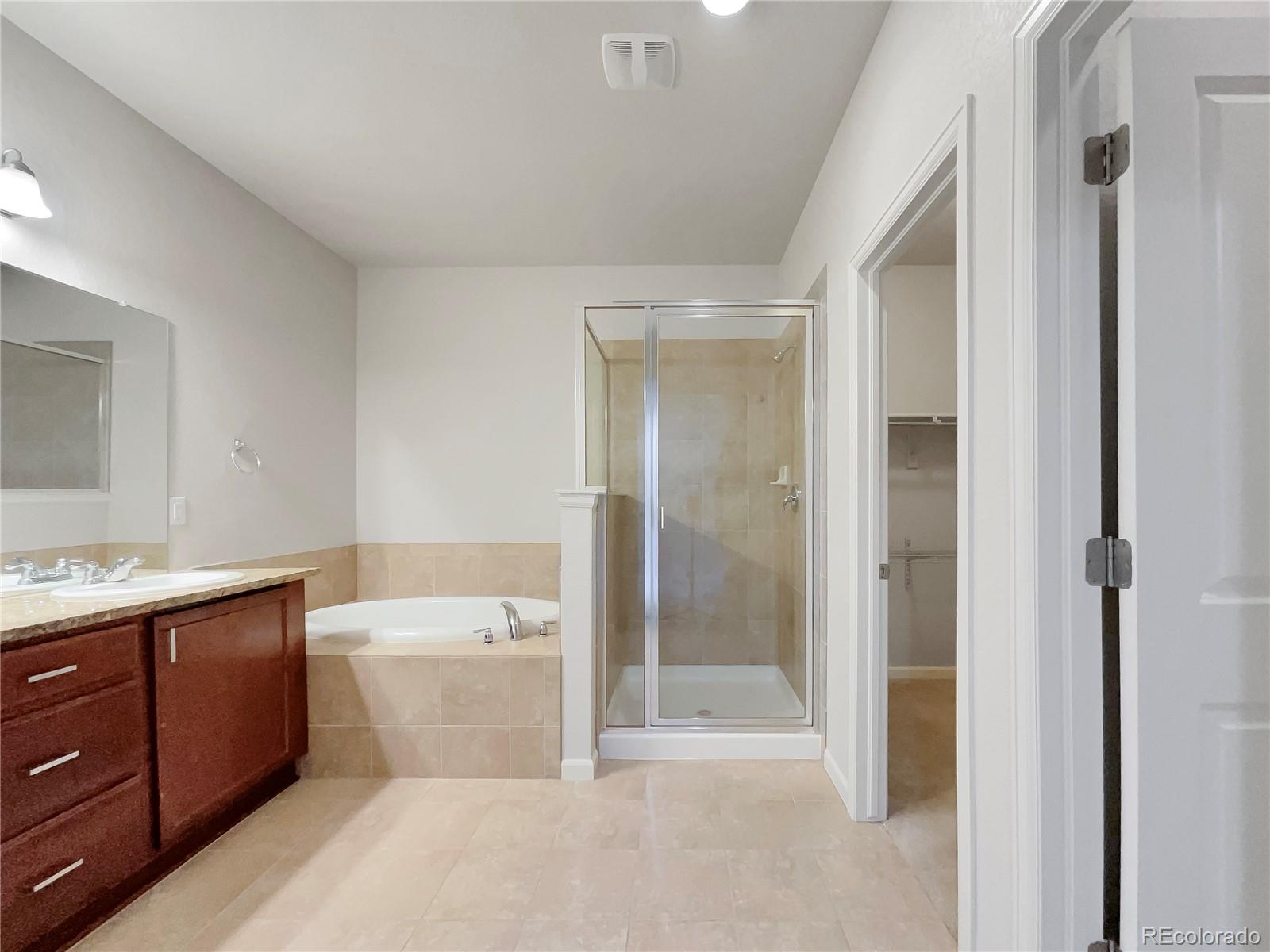 9040 E Phillips Lane