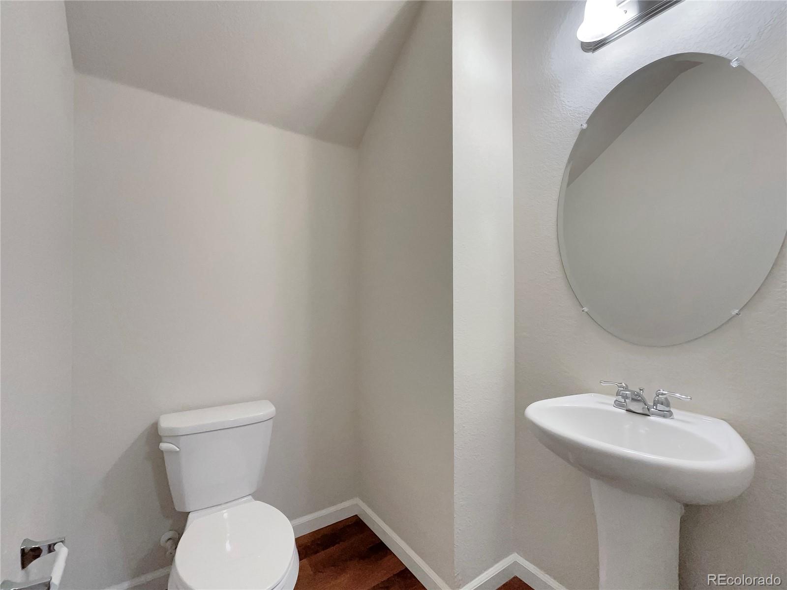 9040 E Phillips Lane