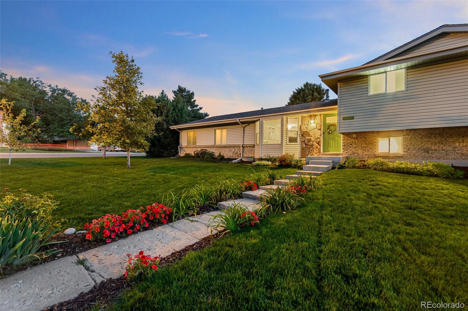 4666 E Hinsdale Place