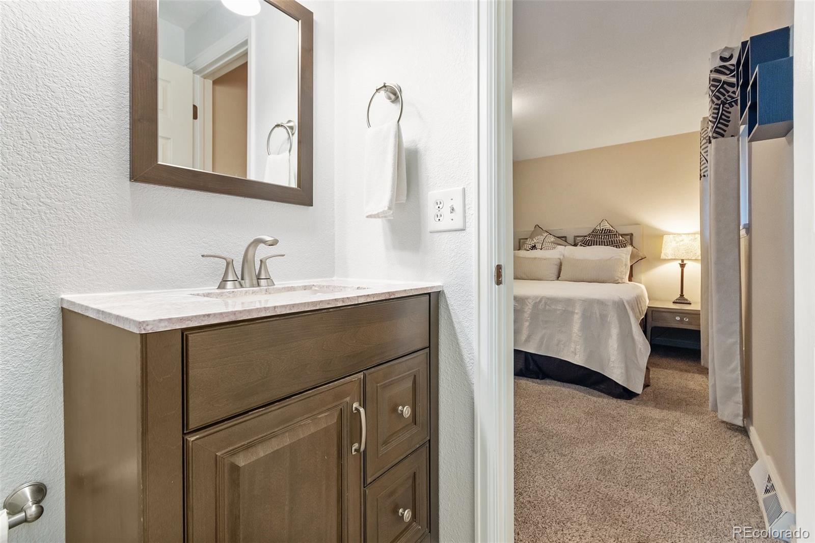 4666 E Hinsdale Place