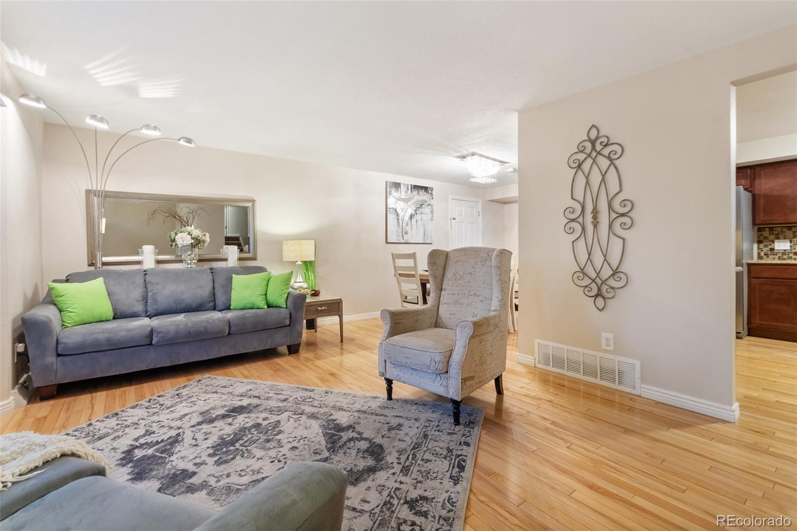 4666 E Hinsdale Place