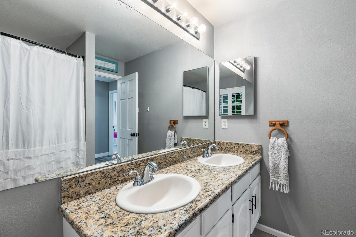 8745 Meadowlark Circle