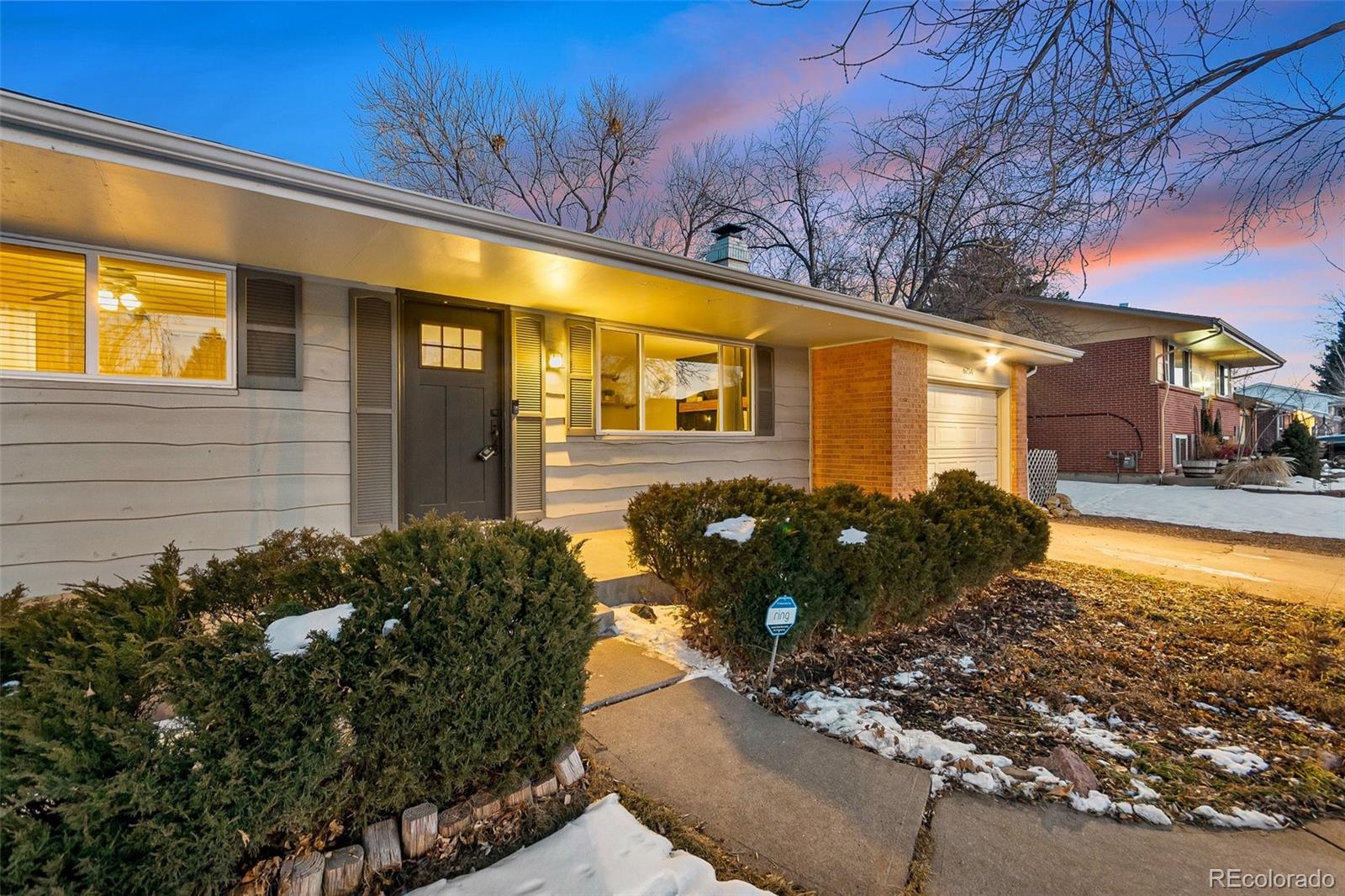 6734 S Dexter Street