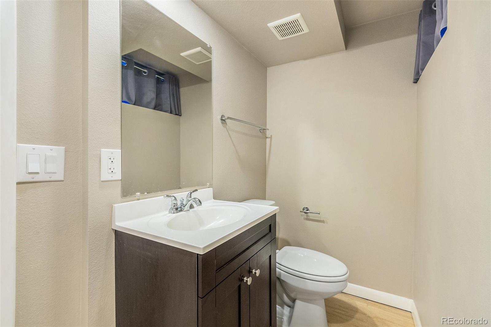 6734 S Dexter Street