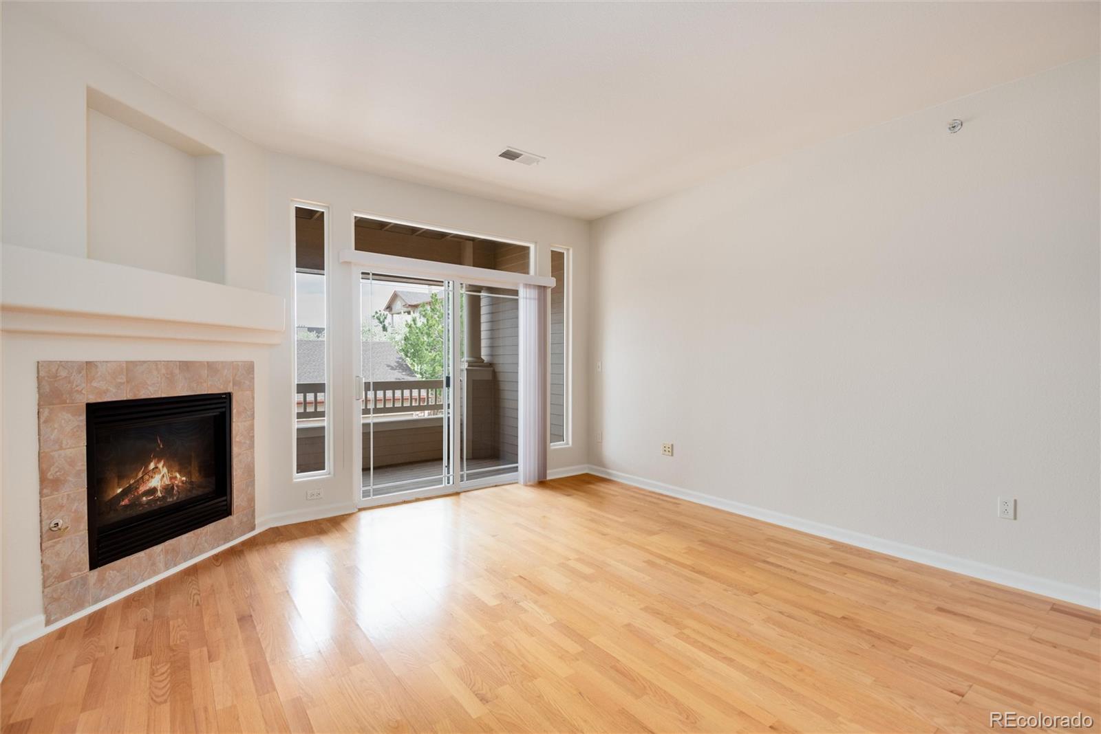 8456 S Hoyt Way Unit: 204