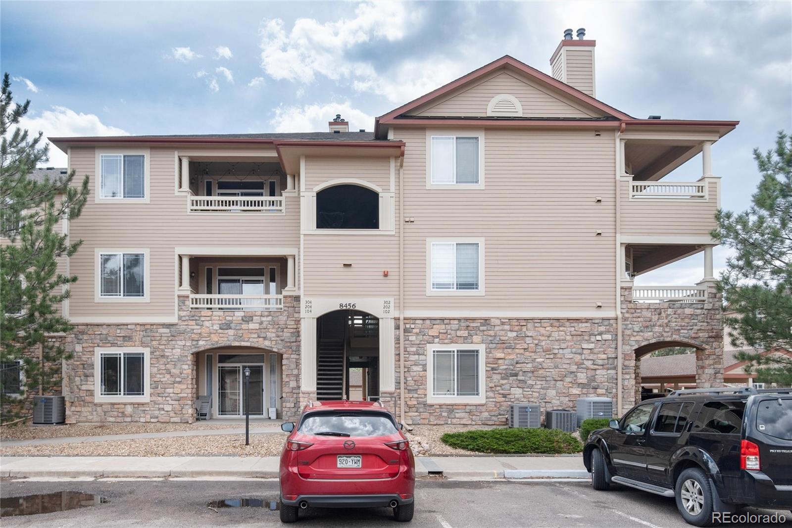 8456 S Hoyt Way Unit: 204