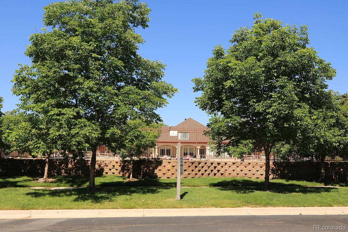 8456 S Hoyt Way Unit: 204