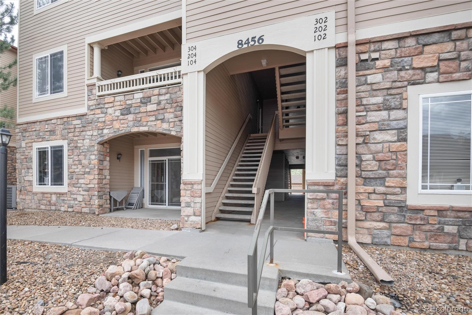 8456 S Hoyt Way Unit: 204