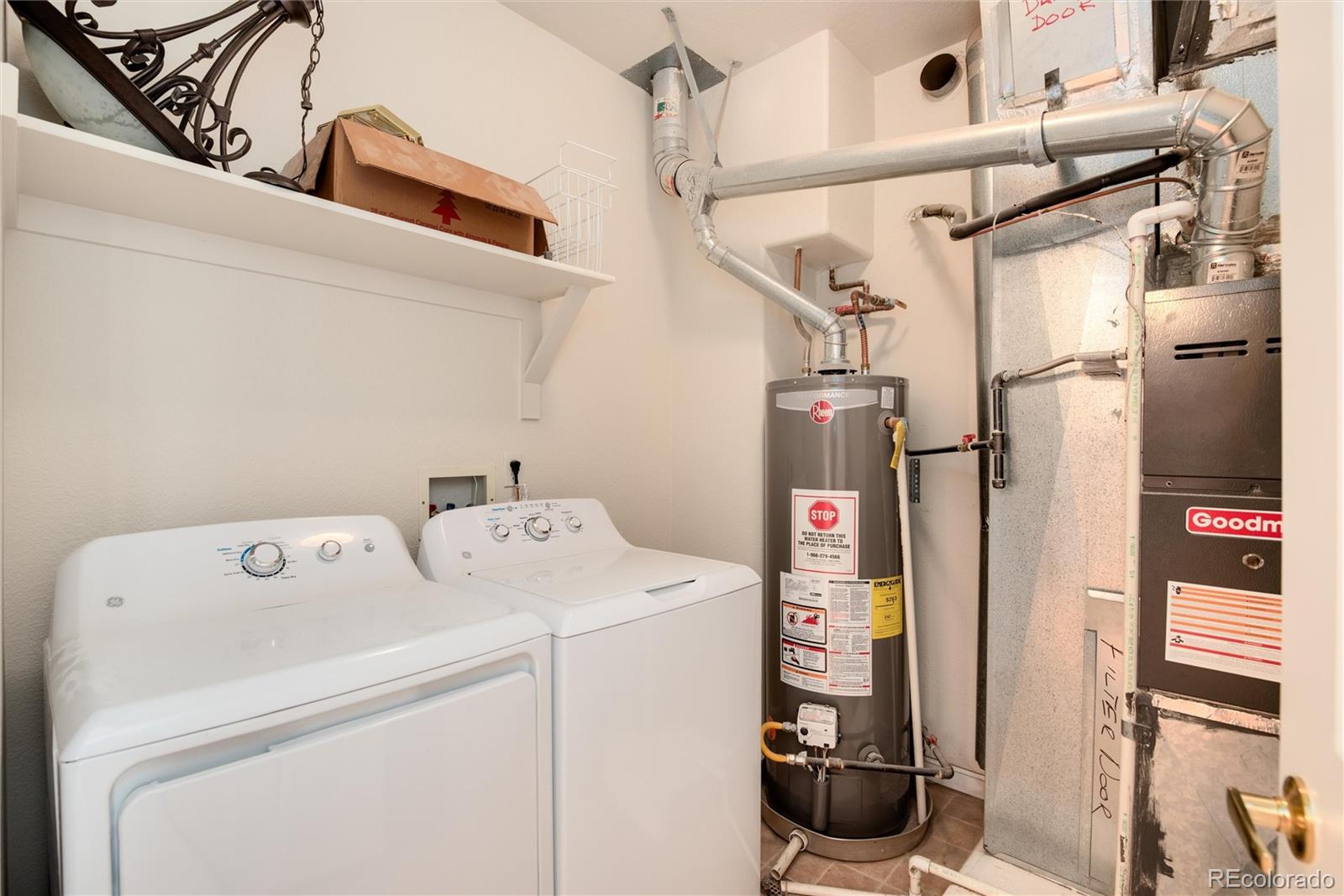 8456 S Hoyt Way Unit: 204