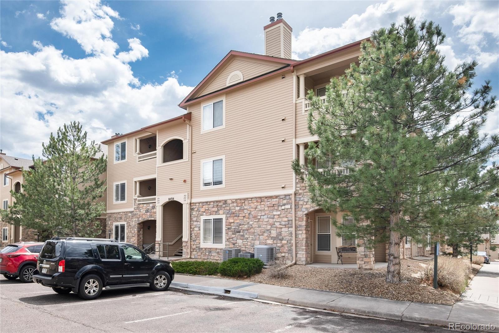 8456 S Hoyt Way Unit: 204