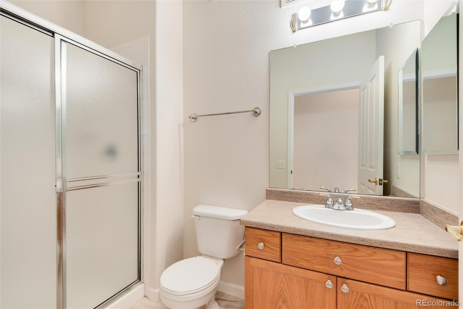 8456 S Hoyt Way Unit: 204