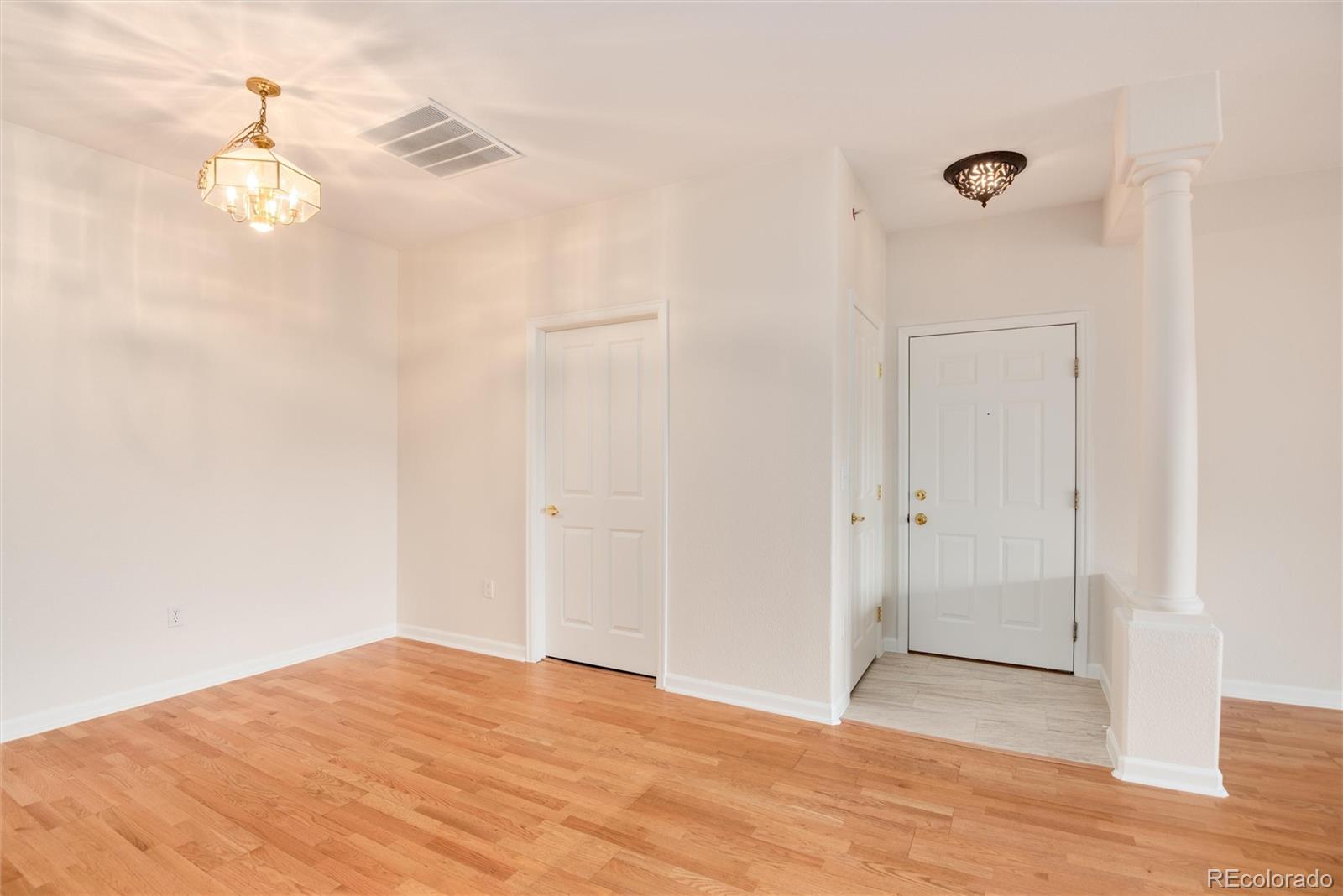 8456 S Hoyt Way Unit: 204