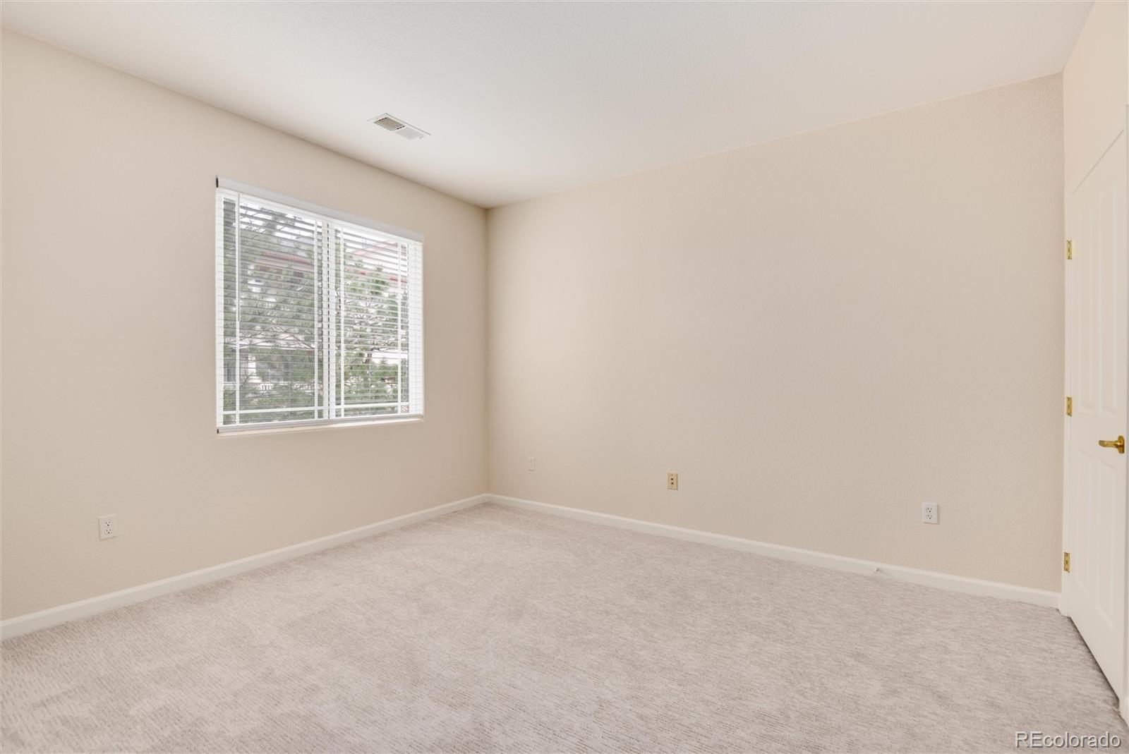 8456 S Hoyt Way Unit: 204