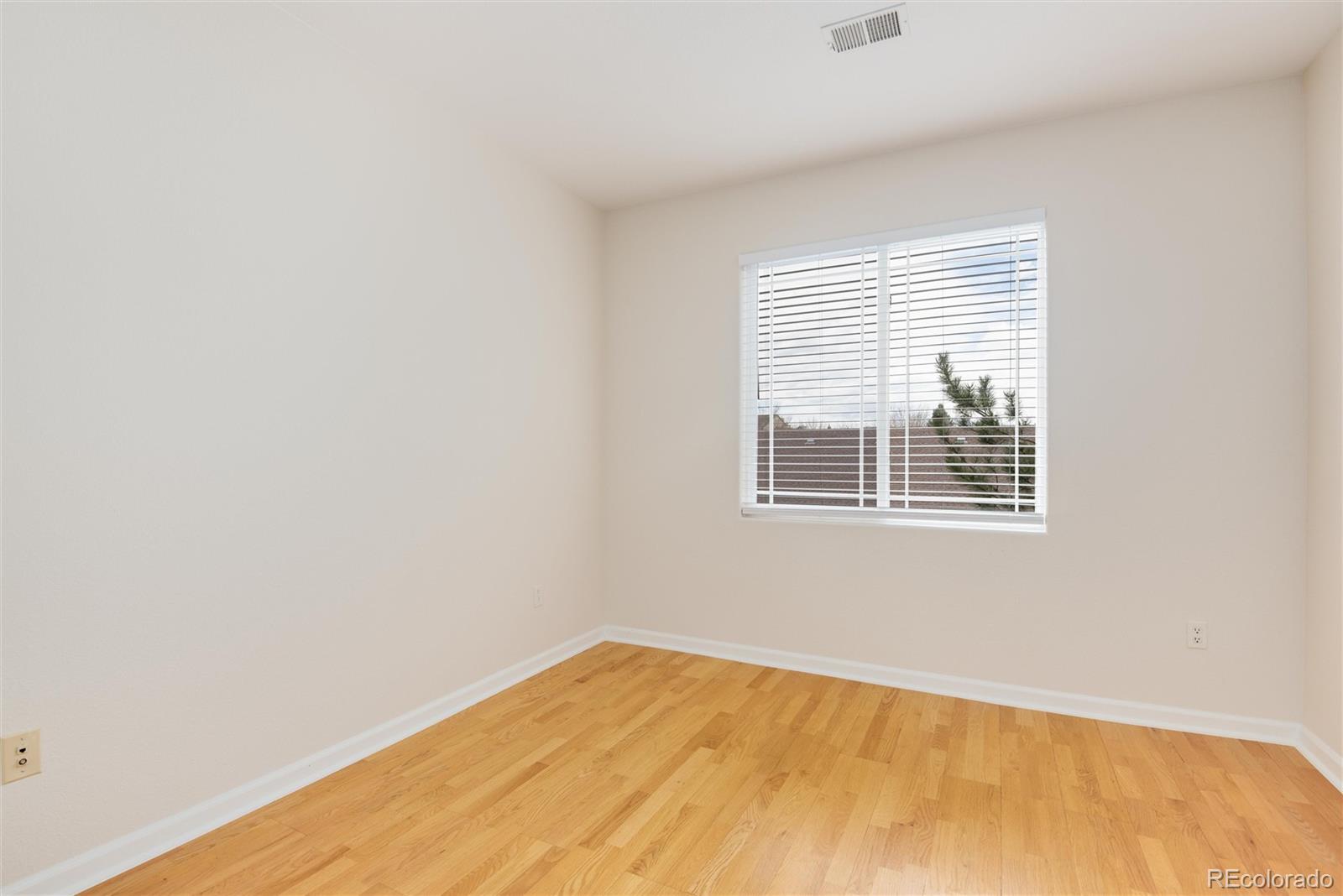 8456 S Hoyt Way Unit: 204