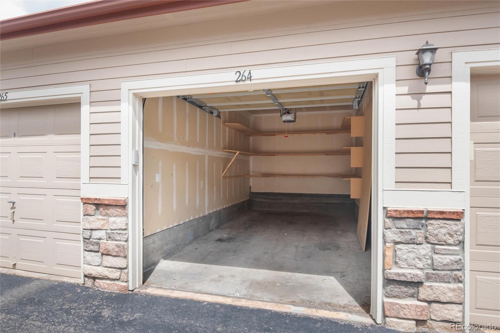 8456 S Hoyt Way Unit: 204