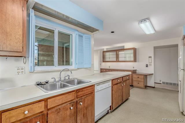 680 S Canosa Court