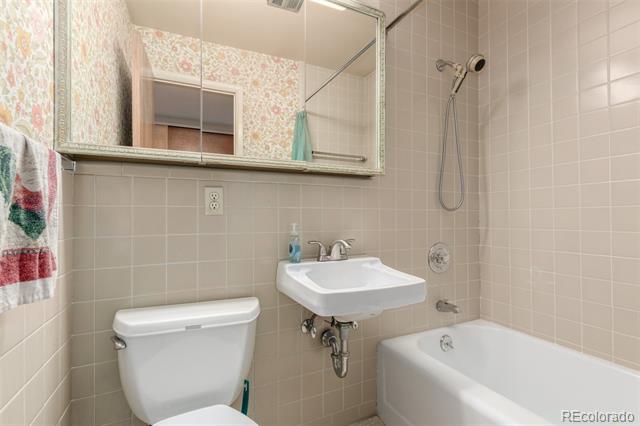 680 S Canosa Court