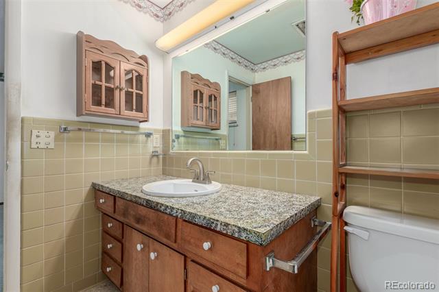 680 S Canosa Court