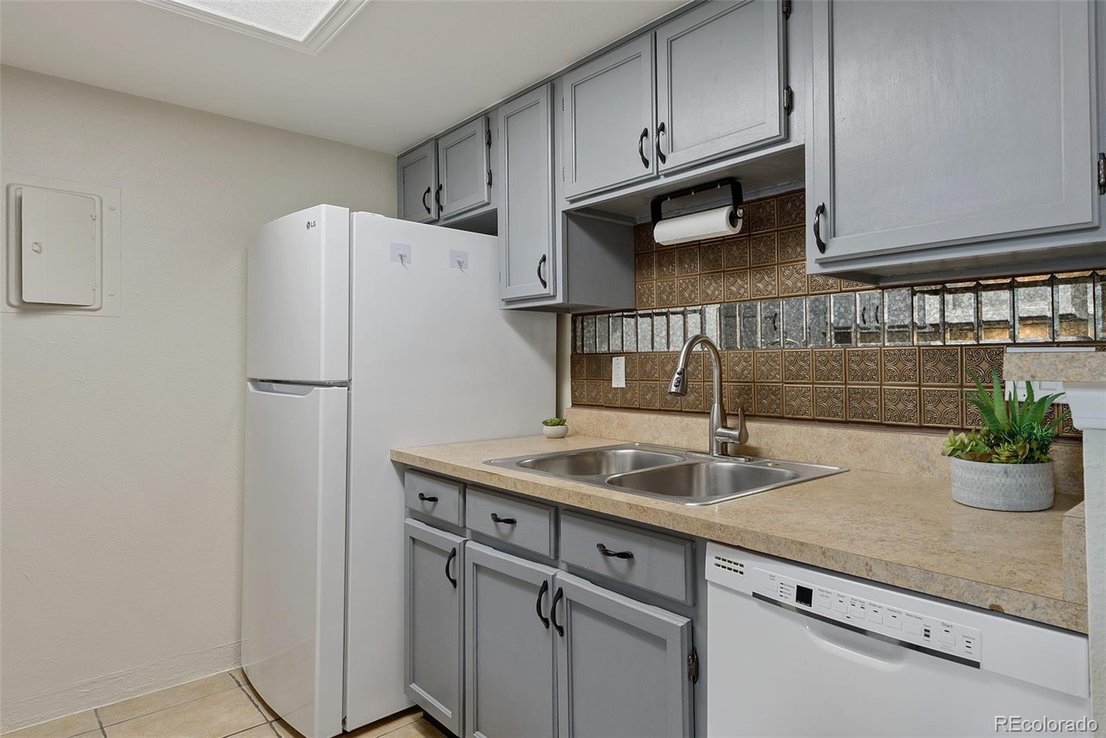 8225 Fairmount Drive Unit: 203