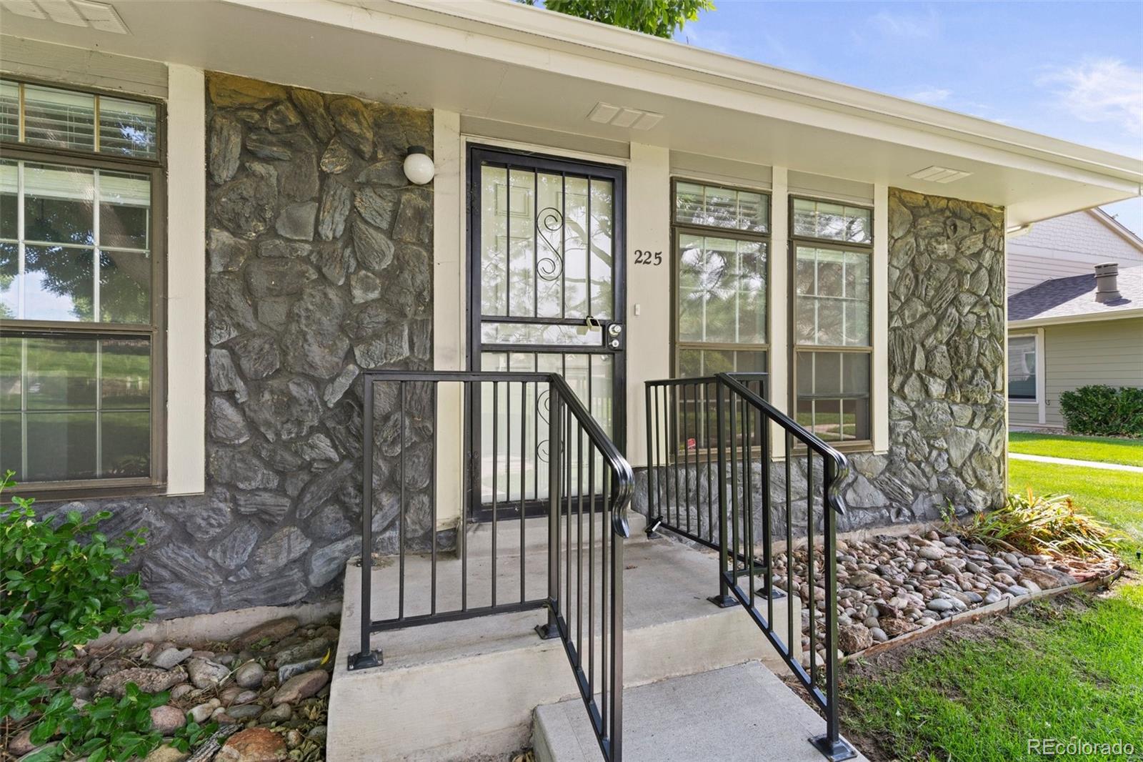 1225 S Oneida Street Unit: 225