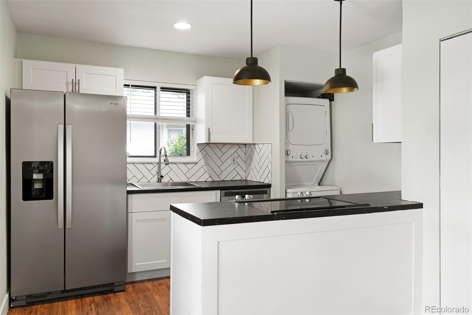 1225 S Oneida Street Unit: 225