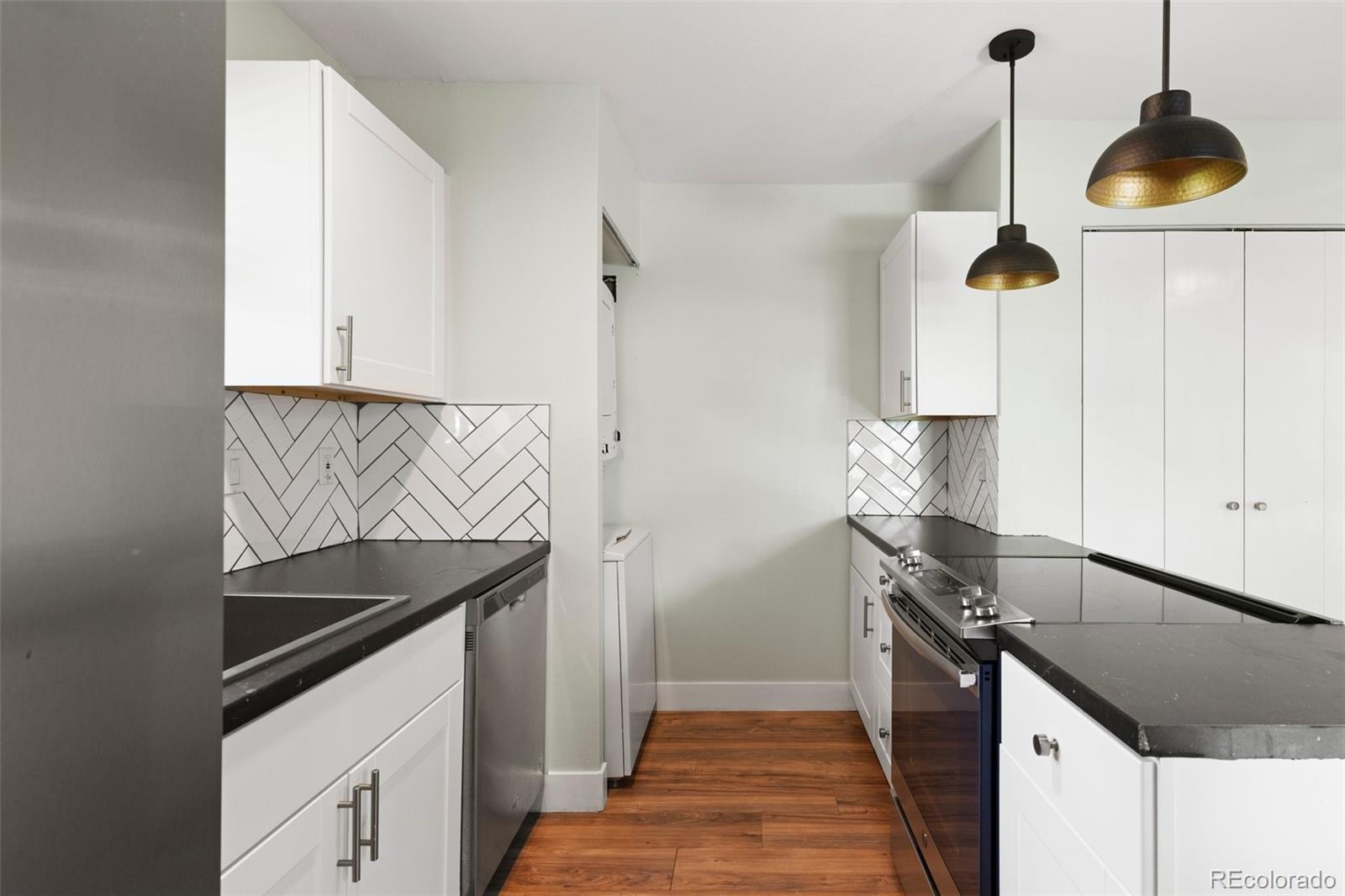 1225 S Oneida Street Unit: 225