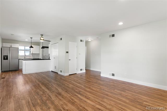 1225 S Oneida Street Unit: 225