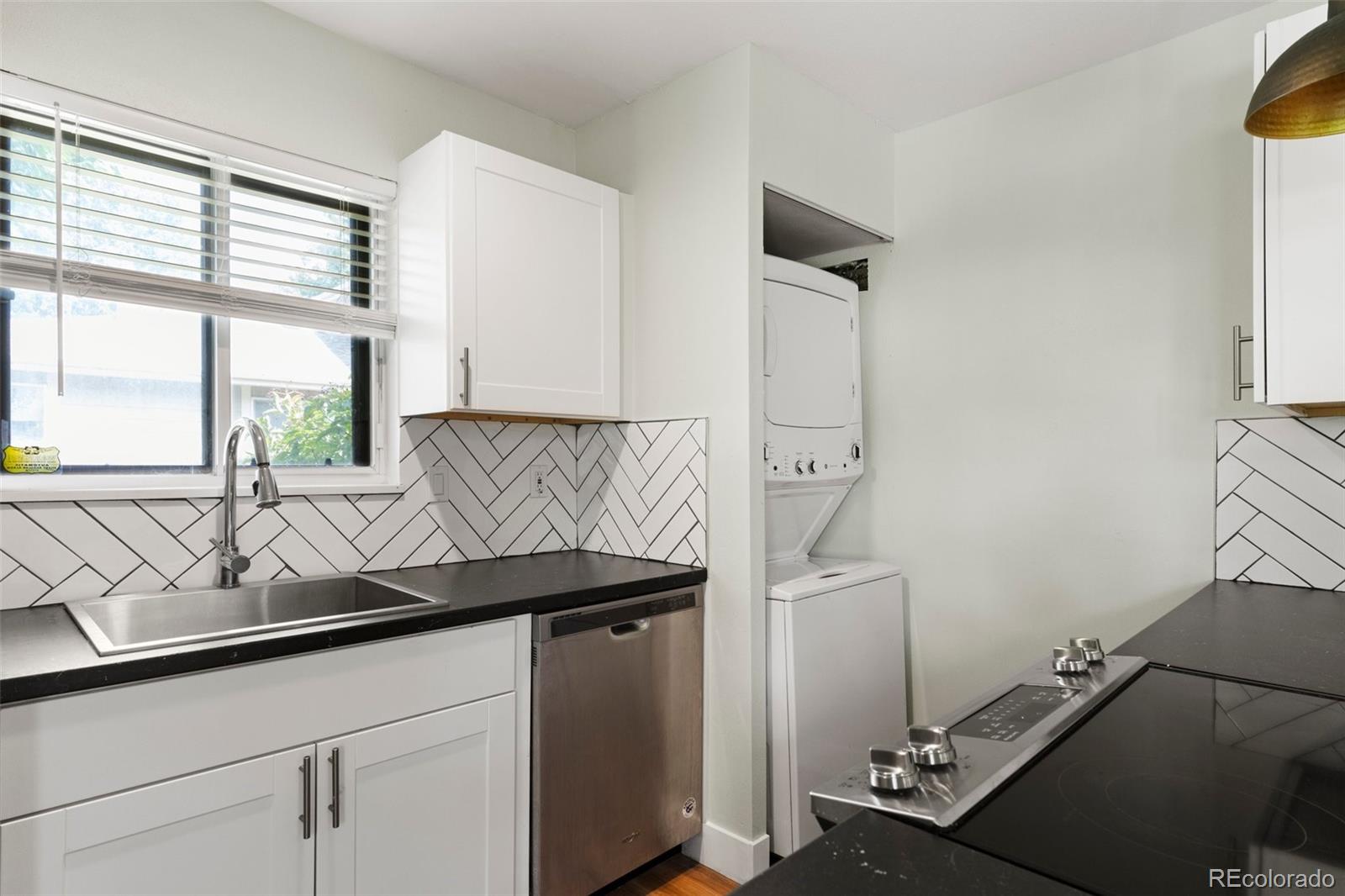 1225 S Oneida Street Unit: 225