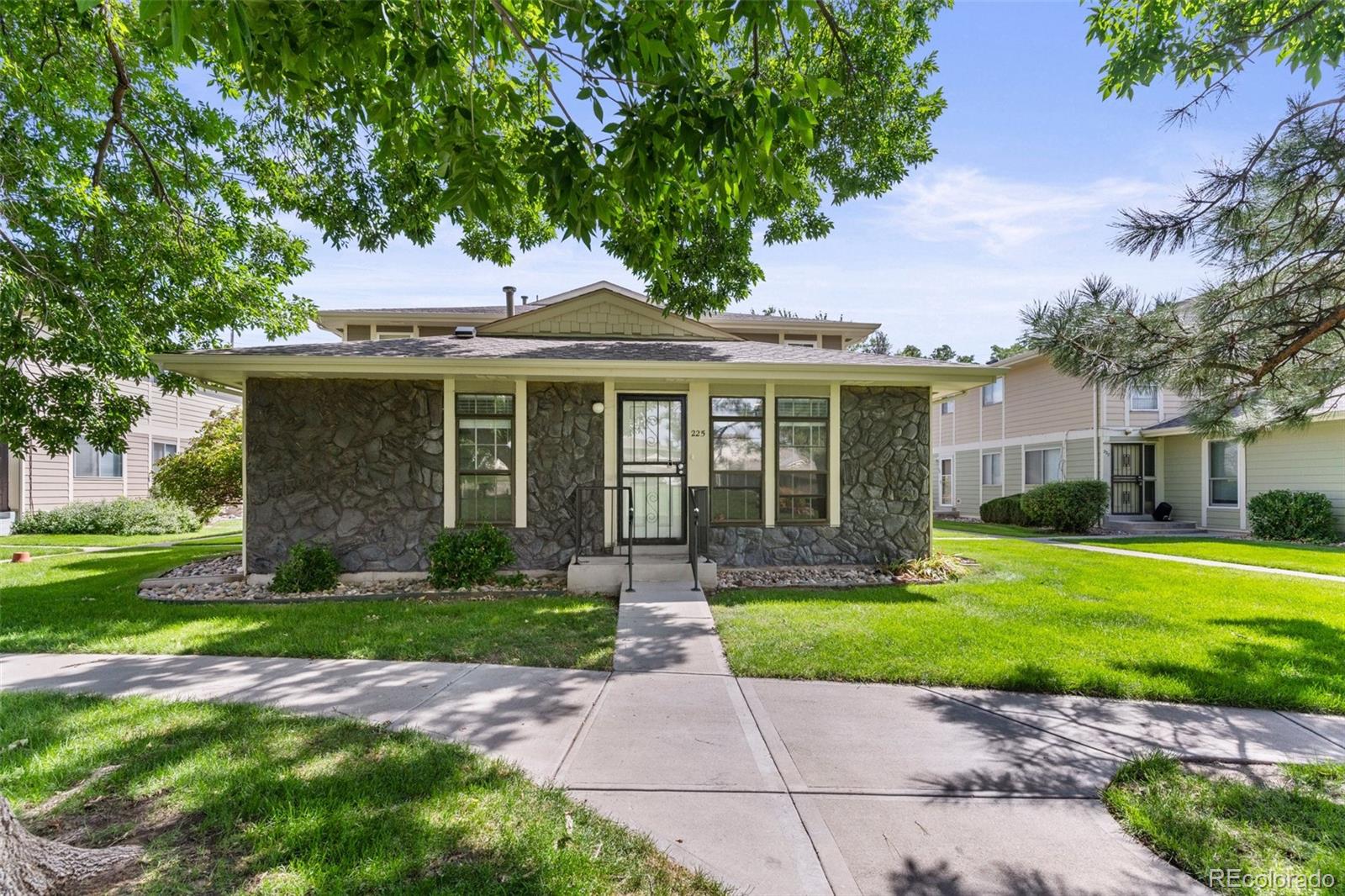 1225 S Oneida Street Unit: 225