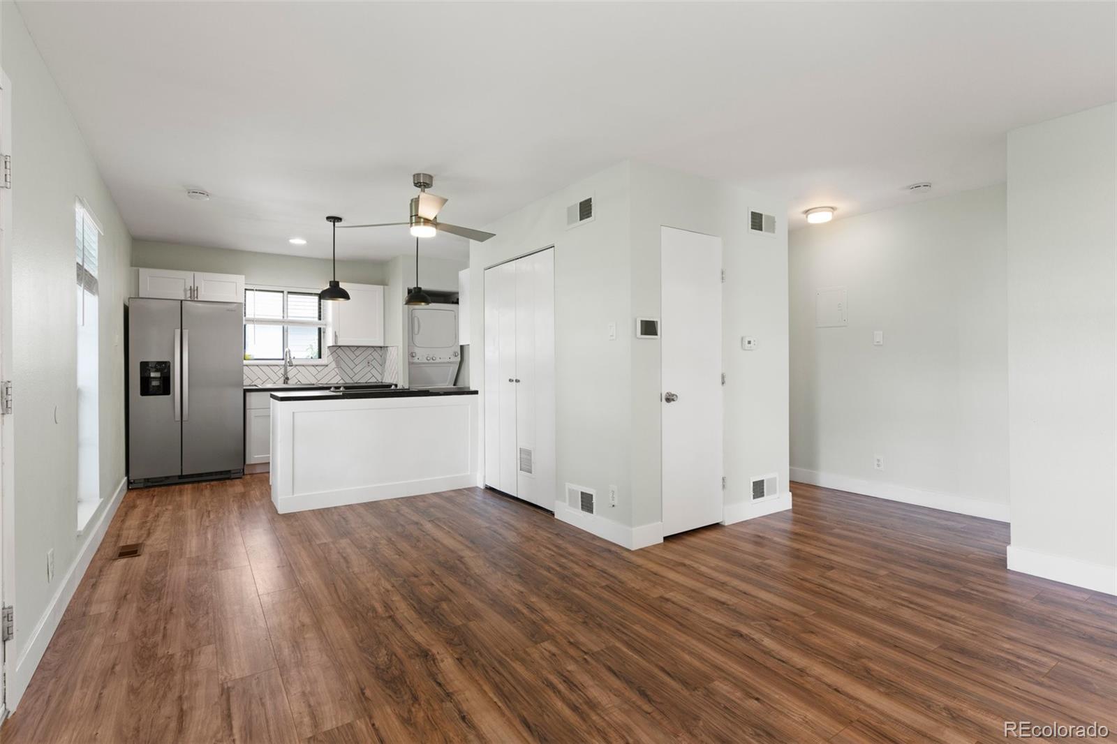 1225 S Oneida Street Unit: 225