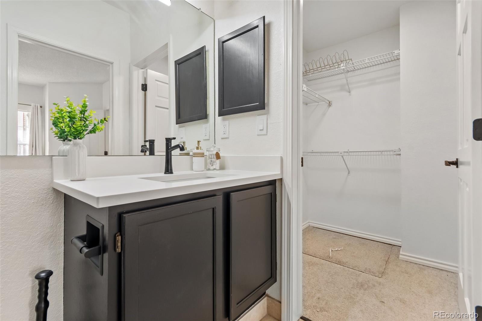 3016 W Prentice Avenue Unit: L